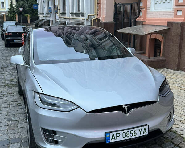 Серый Тесла Модель Х, объемом двигателя 0 л и пробегом 193 тыс. км за 23800 $, фото 1 на Automoto.ua