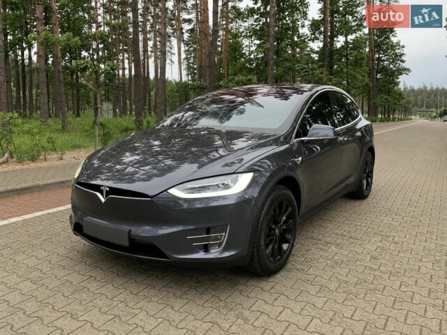 Серый Тесла Модель Х, объемом двигателя 0 л и пробегом 95 тыс. км за 27300 $, фото 1 на Automoto.ua