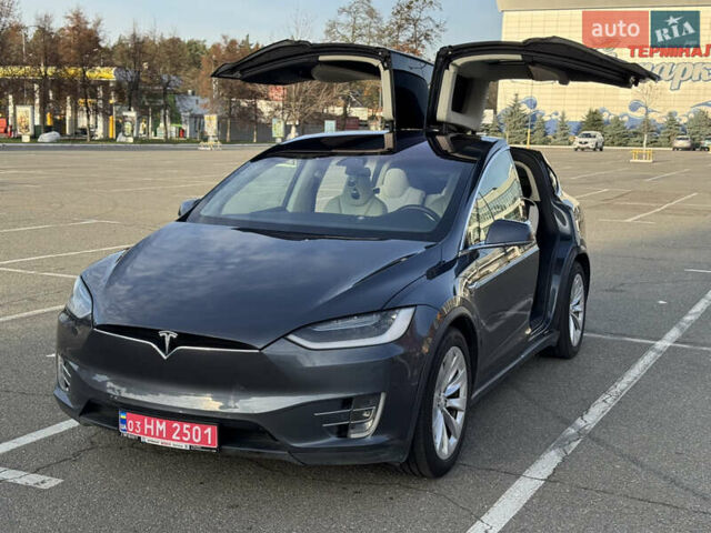 Серый Тесла Модель Х, объемом двигателя 0 л и пробегом 233 тыс. км за 17500 $, фото 1 на Automoto.ua