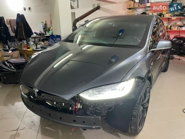 Сірий Тесла Модель Х, об'ємом двигуна 0 л та пробігом 221 тис. км за 18950 $, фото 1 на Automoto.ua