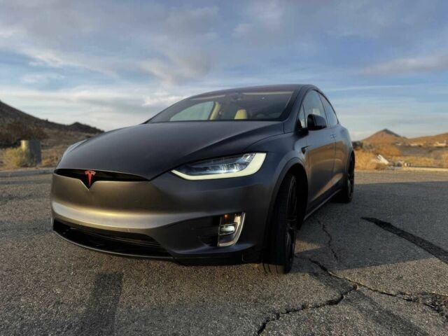 Сірий Тесла Модель Х, об'ємом двигуна 0 л та пробігом 45 тис. км за 12000 $, фото 1 на Automoto.ua