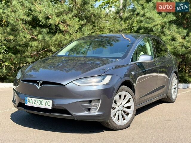 Серый Тесла Модель Х, объемом двигателя 0 л и пробегом 197 тыс. км за 21000 $, фото 1 на Automoto.ua