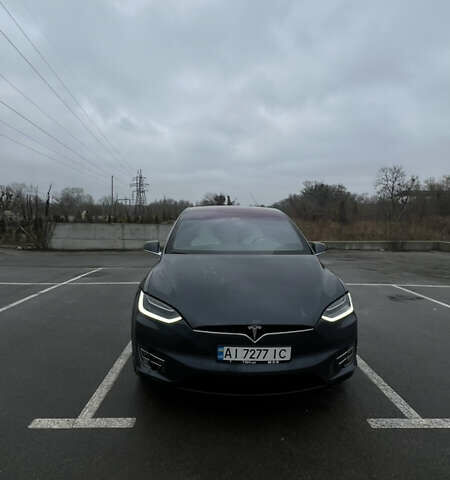 Серый Тесла Модель Х, объемом двигателя 0 л и пробегом 70 тыс. км за 22000 $, фото 1 на Automoto.ua