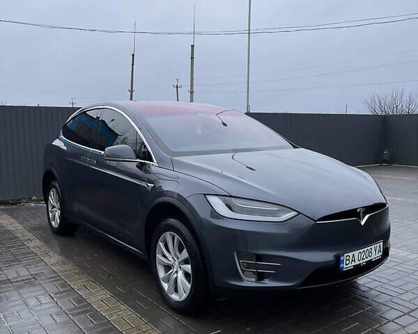 Серый Тесла Модель Х, объемом двигателя 0 л и пробегом 31 тыс. км за 65000 $, фото 1 на Automoto.ua