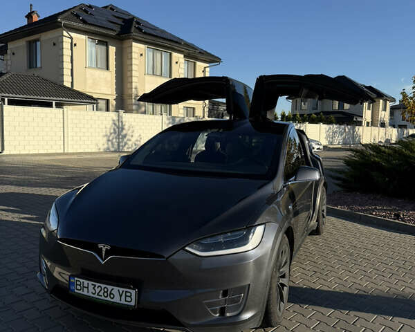 Тесла Модель Х 2018 у Одесі на Automoto.ua Сірий Тесла Модель Х, об'ємом двигуна 0 л та пробігом 185 тис. км за 33000 $, фото 1 на Automoto.ua