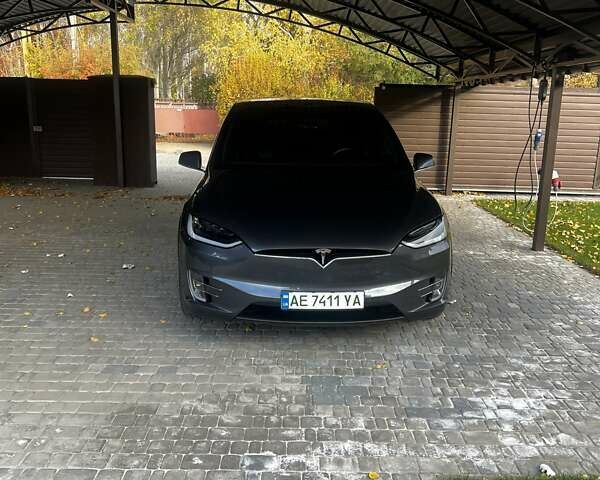 Серый Тесла Модель Х, объемом двигателя 0 л и пробегом 132 тыс. км за 26500 $, фото 1 на Automoto.ua
