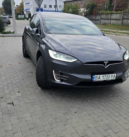 Серый Тесла Модель Х, объемом двигателя 0 л и пробегом 92 тыс. км за 28999 $, фото 1 на Automoto.ua