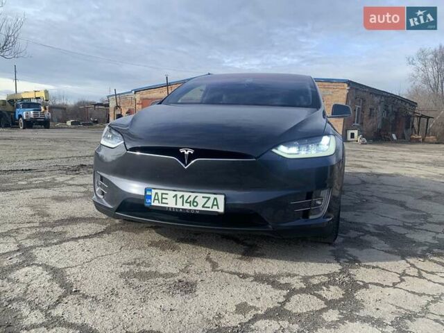 Сірий Тесла Модель Х, об'ємом двигуна 0 л та пробігом 63 тис. км за 74000 $, фото 1 на Automoto.ua