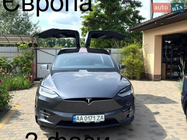 Серый Тесла Модель Х, объемом двигателя 0 л и пробегом 90 тыс. км за 39000 $, фото 1 на Automoto.ua
