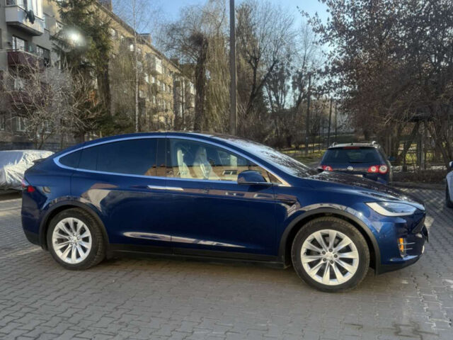 Синий Тесла Модель Х, объемом двигателя 0 л и пробегом 130 тыс. км за 27000 $, фото 1 на Automoto.ua