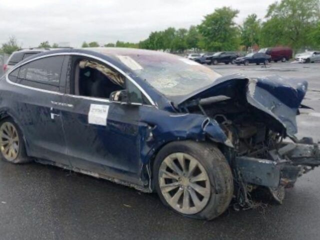 Синий Тесла Модель Х, объемом двигателя 0 л и пробегом 30 тыс. км за 10000 $, фото 1 на Automoto.ua