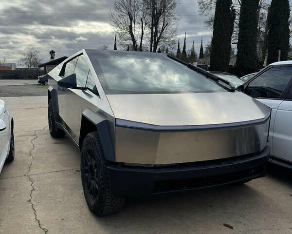Сірий Тесла Cybertruck, об'ємом двигуна 0 л та пробігом 10 тис. км за 53000 $, фото 1 на Automoto.ua