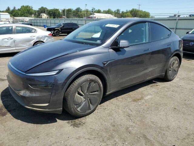 Белый Тесла Другая, объемом двигателя 0 л и пробегом 3 тыс. км за 21000 $, фото 1 на Automoto.ua