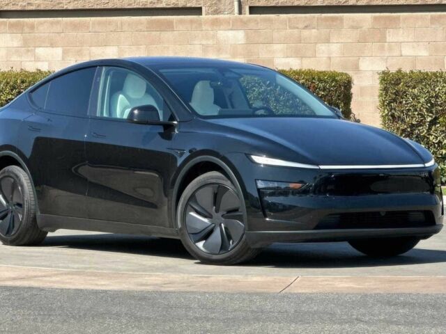 Черный Тесла Другая, объемом двигателя 0 л и пробегом 1 тыс. км за 27000 $, фото 1 на Automoto.ua