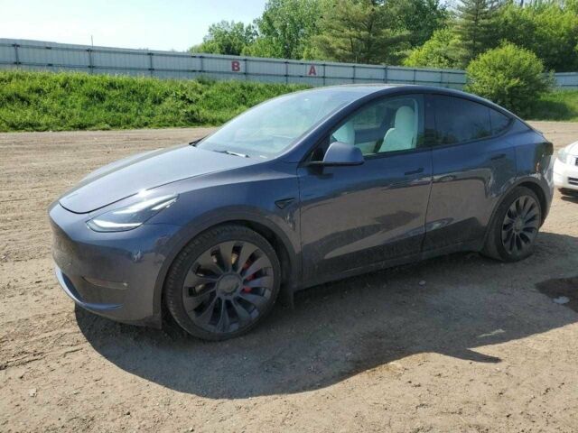 Тесла Другая 2021 в Березань на Automoto.ua Серый Тесла Другая, объемом двигателя 0 л и пробегом 17 тыс. км за 20900 $, фото 1 на Automoto.ua