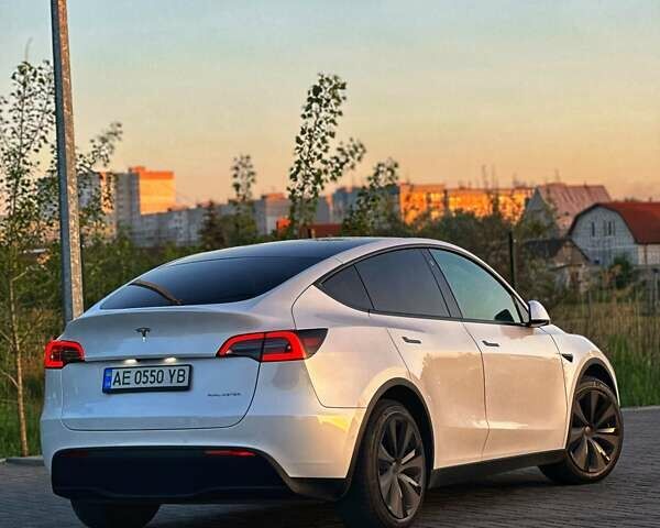 Белый Тесла Model Y, объемом двигателя 0 л и пробегом 40 тыс. км за 25000 $, фото 1 на Automoto.ua