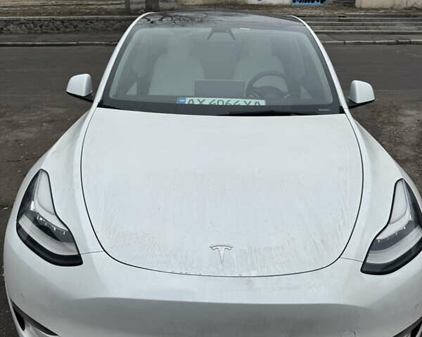 Белый Тесла Model Y, объемом двигателя 0 л и пробегом 120 тыс. км за 20500 $, фото 1 на Automoto.ua
