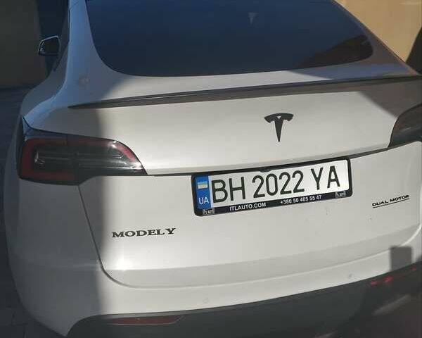 Білий Тесла Model Y, об'ємом двигуна 0 л та пробігом 70 тис. км за 26500 $, фото 1 на Automoto.ua
