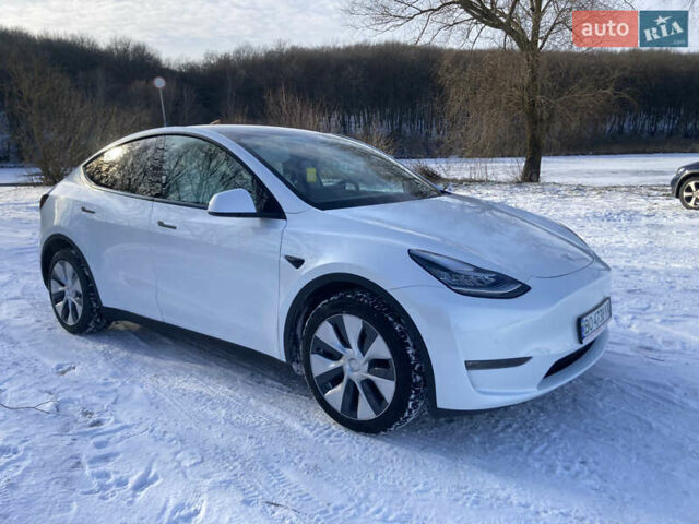 Белый Тесла Model Y, объемом двигателя 0 л и пробегом 40 тыс. км за 28500 $, фото 1 на Automoto.ua