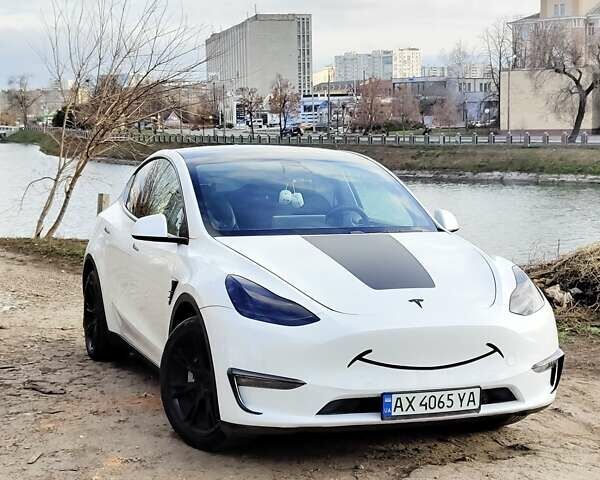 Белый Тесла Model Y, объемом двигателя 0 л и пробегом 41 тыс. км за 22500 $, фото 1 на Automoto.ua