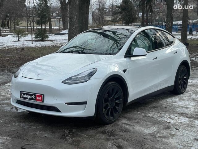 Белый Тесла Model Y, объемом двигателя 0 л и пробегом 46 тыс. км за 23490 $, фото 1 на Automoto.ua