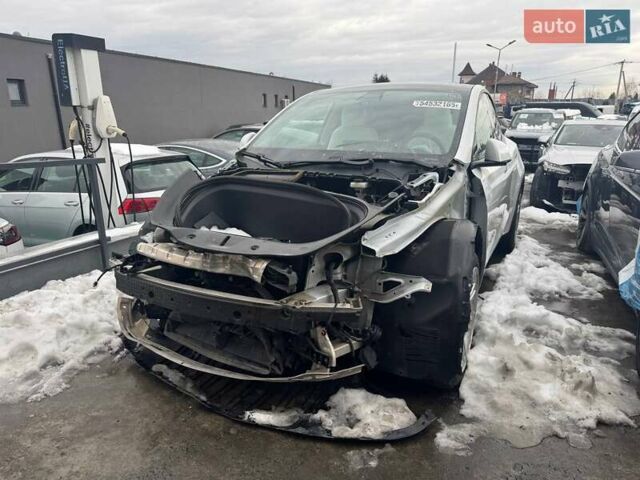 Белый Тесла Model Y, объемом двигателя 0 л и пробегом 98 тыс. км за 15000 $, фото 1 на Automoto.ua