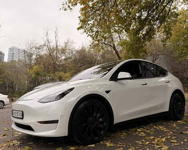 Белый Тесла Model Y, объемом двигателя 0 л и пробегом 28 тыс. км за 26300 $, фото 1 на Automoto.ua