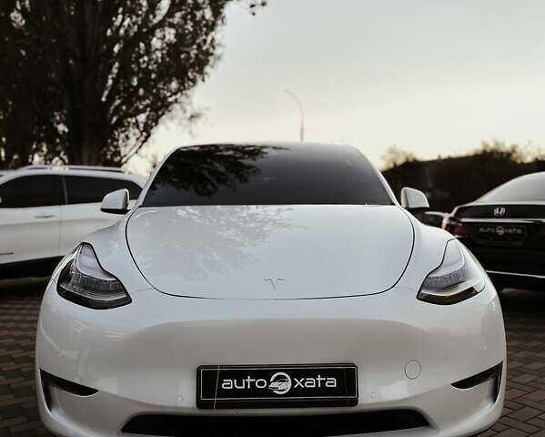Белый Тесла Model Y, объемом двигателя 0 л и пробегом 15 тыс. км за 21000 $, фото 1 на Automoto.ua
