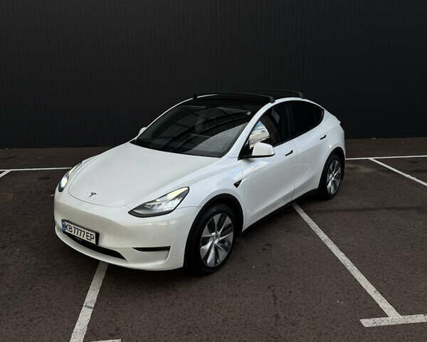 Белый Тесла Model Y, объемом двигателя 0 л и пробегом 75 тыс. км за 25550 $, фото 1 на Automoto.ua