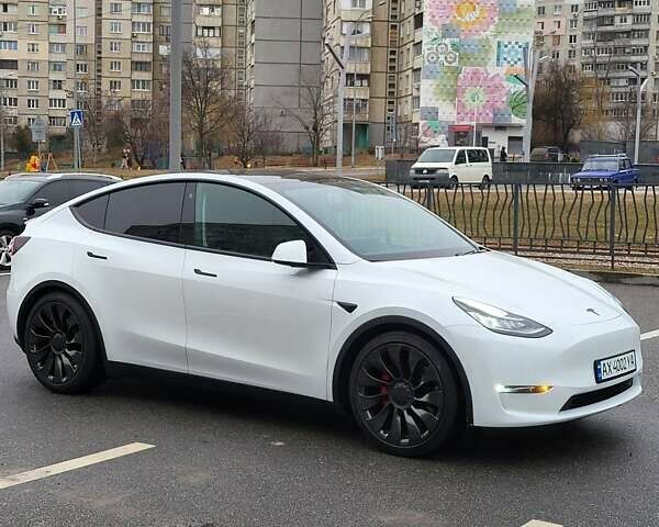 Белый Тесла Model Y, объемом двигателя 0 л и пробегом 60 тыс. км за 33300 $, фото 1 на Automoto.ua