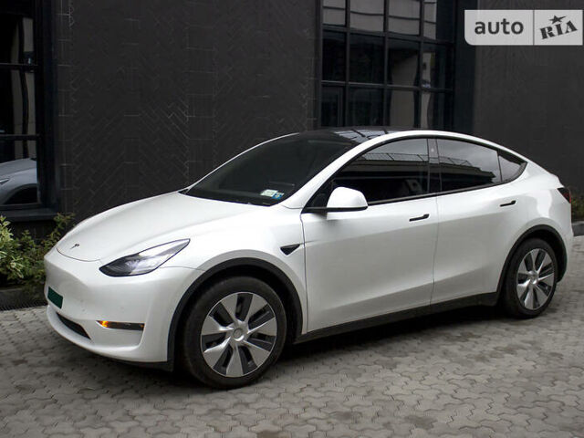 Белый Тесла Model Y, объемом двигателя 0 л и пробегом 6 тыс. км за 66500 $, фото 1 на Automoto.ua