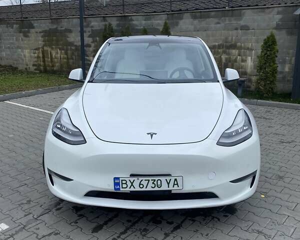 Білий Тесла Model Y, об'ємом двигуна 0 л та пробігом 21 тис. км за 19000 $, фото 1 на Automoto.ua
