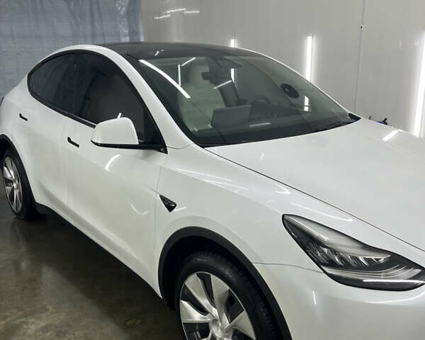 Белый Тесла Model Y, объемом двигателя 0 л и пробегом 118 тыс. км за 32800 $, фото 1 на Automoto.ua