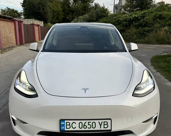 Білий Тесла Model Y, об'ємом двигуна 0 л та пробігом 30 тис. км за 29000 $, фото 1 на Automoto.ua