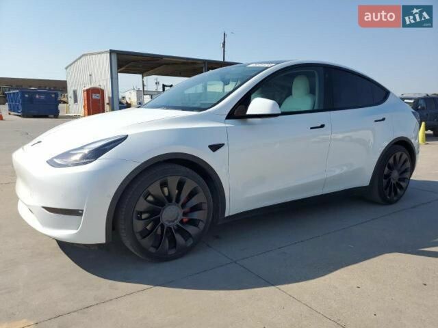 Белый Тесла Model Y, объемом двигателя 0 л и пробегом 145 тыс. км за 20000 $, фото 1 на Automoto.ua