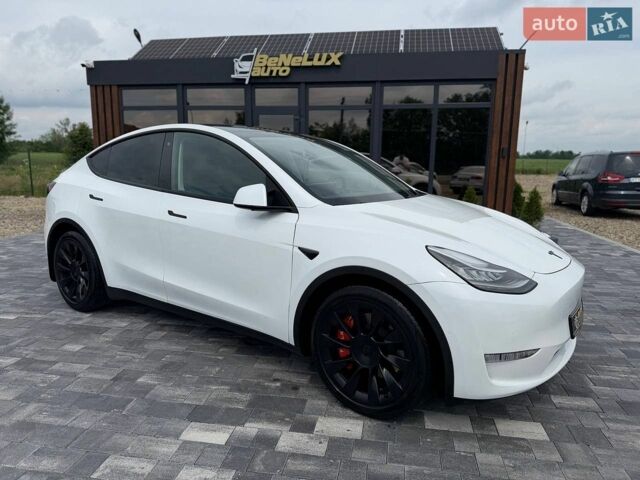 Белый Тесла Model Y, объемом двигателя 0 л и пробегом 120 тыс. км за 22999 $, фото 1 на Automoto.ua