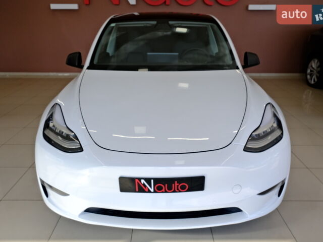 Белый Тесла Model Y, объемом двигателя 0 л и пробегом 19 тыс. км за 24900 $, фото 1 на Automoto.ua