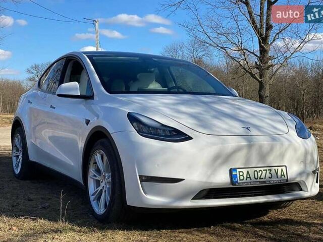 Белый Тесла Model Y, объемом двигателя 0 л и пробегом 30 тыс. км за 35000 $, фото 1 на Automoto.ua