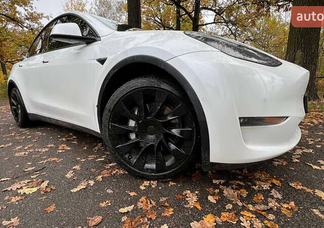 Тесла Model Y 2020 в Житомире на Automoto.ua Белый Тесла Model Y, объемом двигателя 0 л и пробегом 150 тыс. км за 22000 $, фото 1 на Automoto.ua