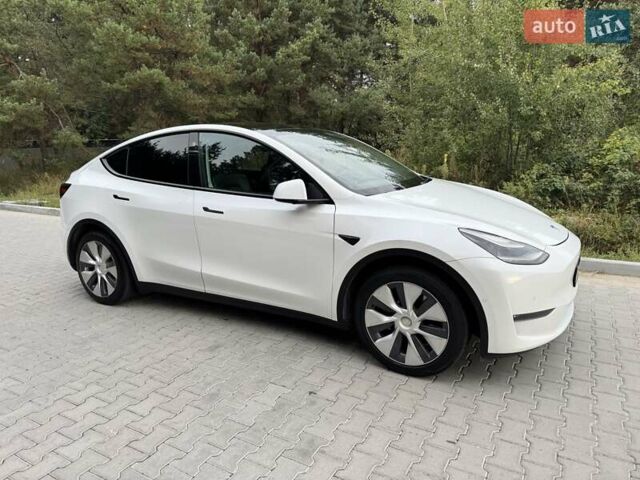 Тесла Model Y 2021 в Львове на Automoto.ua Белый Тесла Model Y, объемом двигателя 0 л и пробегом 102 тыс. км за 24500 $, фото 1 на Automoto.ua
