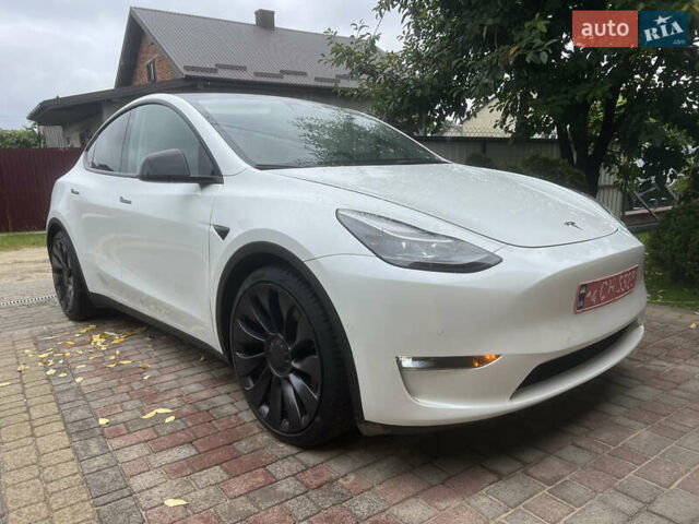 Белый Тесла Model Y, объемом двигателя 0 л и пробегом 92 тыс. км за 23500 $, фото 1 на Automoto.ua