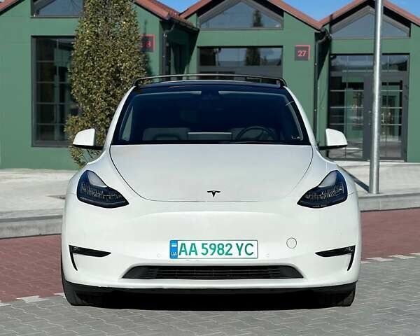 Тесла Model Y 2021 в Киеве на Automoto.ua Белый Тесла Model Y, объемом двигателя 0 л и пробегом 51 тыс. км за 27500 $, фото 1 на Automoto.ua