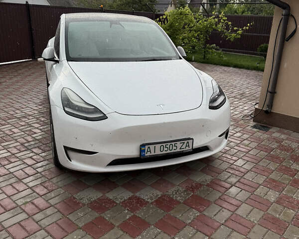 Белый Тесла Model Y, объемом двигателя 0 л и пробегом 166 тыс. км за 23000 $, фото 1 на Automoto.ua