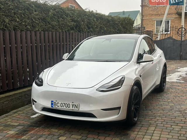 Білий Тесла Model Y, об'ємом двигуна 0 л та пробігом 31 тис. км за 33300 $, фото 1 на Automoto.ua