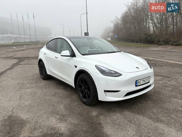 Белый Тесла Model Y, объемом двигателя 0 л и пробегом 88 тыс. км за 27500 $, фото 1 на Automoto.ua