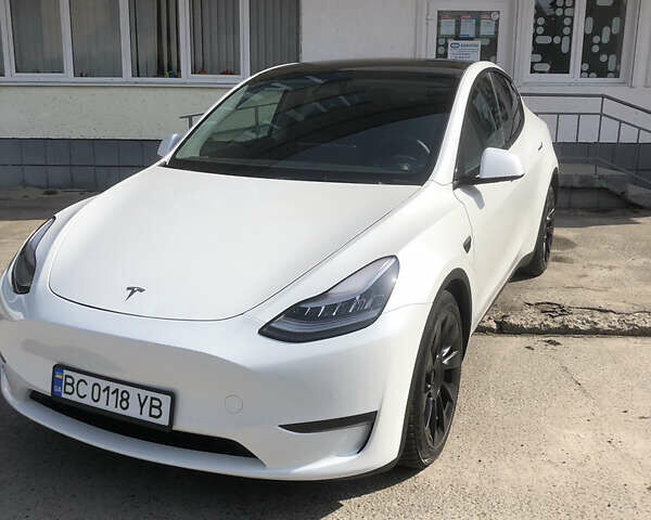 Белый Тесла Model Y, объемом двигателя 0 л и пробегом 25 тыс. км за 28100 $, фото 1 на Automoto.ua