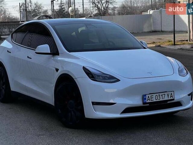 Білий Тесла Model Y, об'ємом двигуна 0 л та пробігом 98 тис. км за 31800 $, фото 1 на Automoto.ua