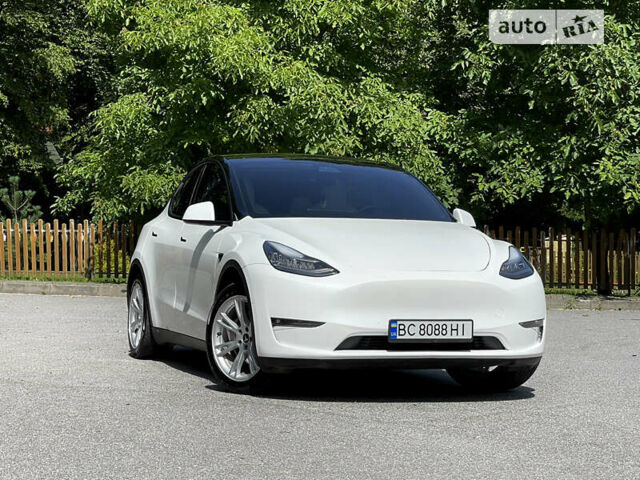 Білий Тесла Model Y, об'ємом двигуна 0 л та пробігом 31 тис. км за 34500 $, фото 1 на Automoto.ua