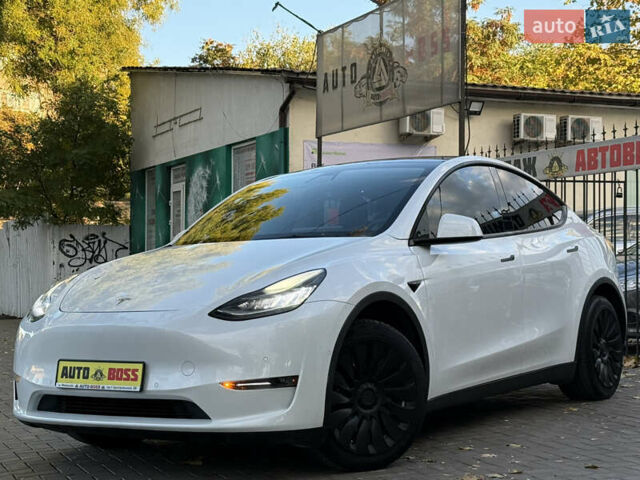 Тесла Model Y 2021 в Николаеве на Automoto.ua Белый Тесла Model Y, объемом двигателя 0 л и пробегом 80 тыс. км за 24999 $, фото 1 на Automoto.ua