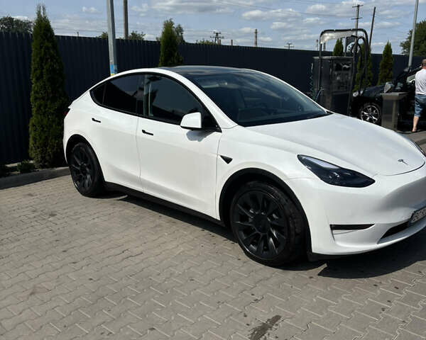Белый Тесла Model Y, объемом двигателя 0 л и пробегом 65 тыс. км за 22800 $, фото 1 на Automoto.ua